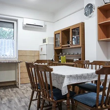 Spacious House In The Outskirts Of Budapest Kültér fotó