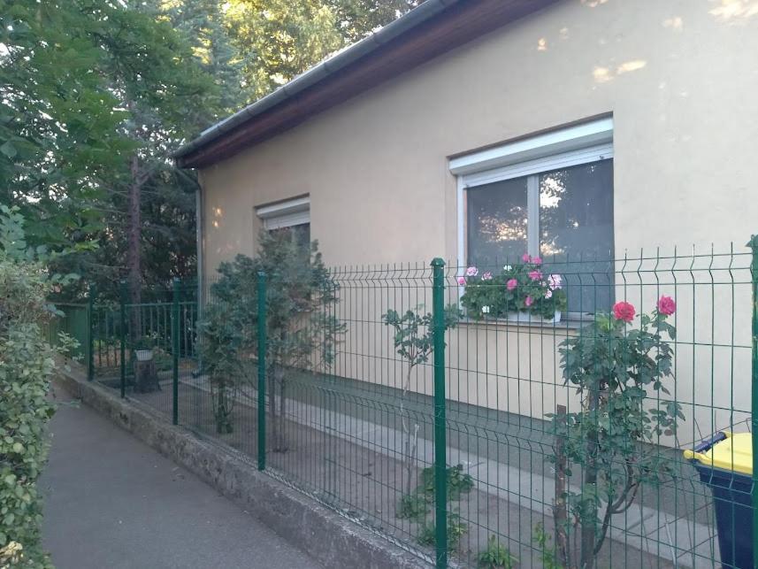 Apartman Spacious House In The Outskirts Of *
