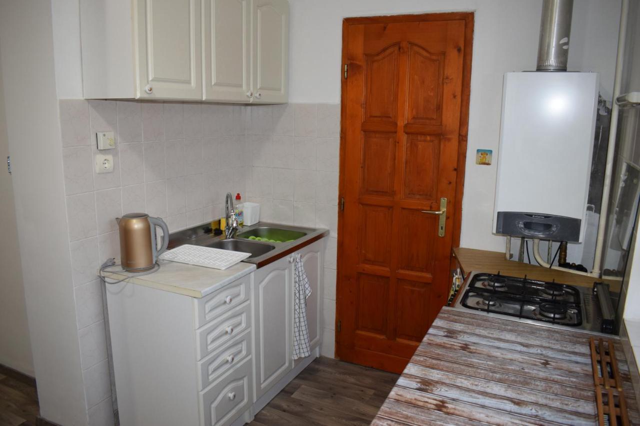 Spacious House In The Outskirts Of Apartman