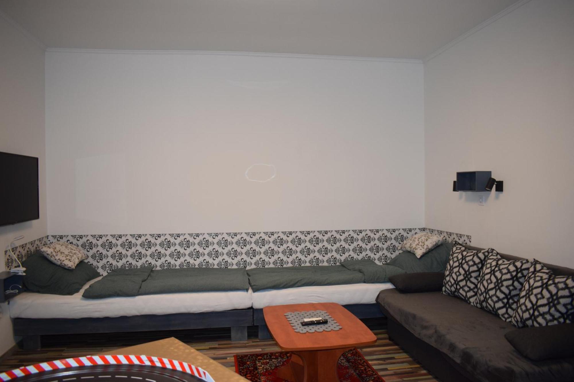 Spacious House In The Outskirts Of Apartman *